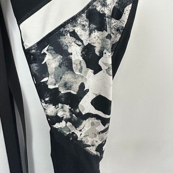 Euc Marika Leggings, Black And White, Size L - Picture 2 of 6